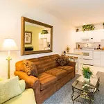 The Cozy Inn