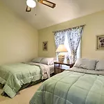 Breezy St Augustine Condo Walk To Crescent Beach!