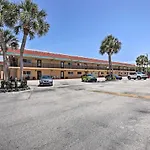 St Augustine Getaway With Porch 1 Block To Beach!