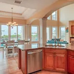 Tucker Hideaway At Seagate