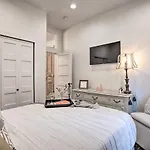 Historic 1900 Cottage In Downtown St Augustine!