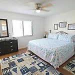 Ocean Village Club K25