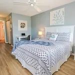 Ocean Village Club C15