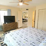 Ocean Village Club K32