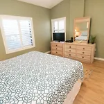 Ocean Village Club F33