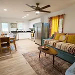 Recharge Getaway To Historic Downtown & Beach New Build