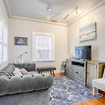Quaint Modern Downtown Cottage