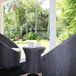 Two Living Quarters, 6Min Walk To Beach, Few Steps From Restaurants