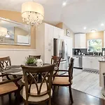3Br 2Bth Beach House Retreat/10 Min To Downtown & Beach