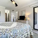 Ocean Village Club M21