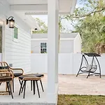 Brand New Entire Home Close To Beach