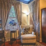 Cedar House Inn