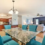 St Augustine Island Home With Patio, Walk To Beach!
