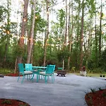 Cottage In The Woods At Emerald Lakes Estate