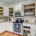 Blue Jewel- Dog Friendly Minutes To Downtown