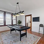 Old Mission Manor - Chic 2Br 1Ba Apartment - Sleeps 6 - Pool Table - 15 Min Walk To Downtown