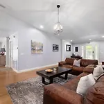 Fountain Of Youth House - Scenic Downtown Retreat
