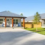 Sunray Cottage - Minutes To Downtown & Beaches