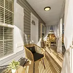 Boho Bungalow - Chic Pet Friendly Mins To Town