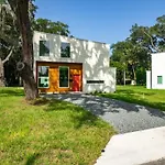 Contemporary Charm Mins To Dntn And Beach