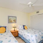 Island South 33