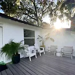 Coastal Cottage By Vilano