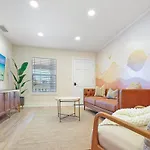 Fido Friendly Condo Sun And Fun Walk To Dt Free Parking