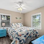 Pool, Beach, Screened Patio- A Million Memories