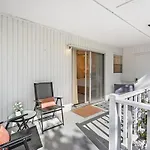 Fido Friendly Condo Sun And Fun Walk To Dt Free Parking