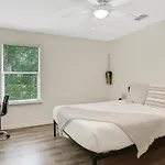 Charming Oasis Near Downtown And Beach