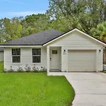 Charming Oasis Near Downtown And Beach