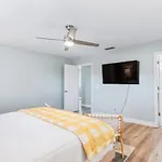 Villa De Palmeras -- Heated Pool - Game Room - Beach