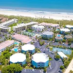 Hibiscus E204 2/2 Free Activities! & Oceanfront Wifi 3 Pools
