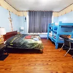 The Pirate Haus Inn
