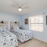 Ocean Village Club R28