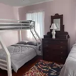 The Painted Lady, A Spacious Renovated 4Br Victorian