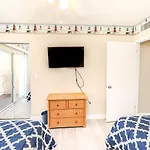 Creston House 1E
