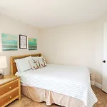 Sea Place 11110
