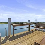 Bella Vista Waterfront Villa
