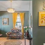 La Reverie - Historical Chic, Downtown Boutique