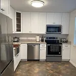 Updated,Spacious, Maritime 3Br Downtown Cottage