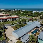 Duplex, Paradise Packs A Punch! Beachside Home, Heated Pool, Outdoor Lounge, Steps From Beach Access