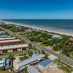 Duplex, Paradise Packs A Punch! Beachside Home, Heated Pool, Outdoor Lounge, Steps From Beach Access