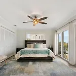 Spectacular Oceanfront! Blissful Balconies + Bbq