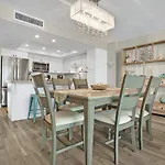 Upscale Oceanfront Condo With Panoramic Views And Pool