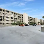 Upscale Oceanfront Condo With Panoramic Views And Pool