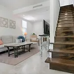 Downtown Home With Hot Tub, Bbq, Near Ice Plant!