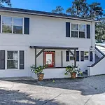 The Peachy Pearl, Private Uptown Apartment, Dog Friendly