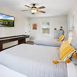 Rave Reviews For Waterway Views Spa Comfy Beds Bring Your Boat
