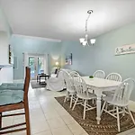 The Salty Saint Townhouse By The Beach